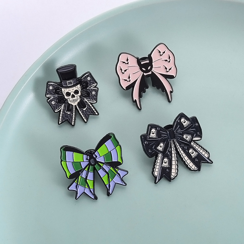 Przypinki broszki na Halloween – Tuxedo Lapel Pin recenzja i cena
