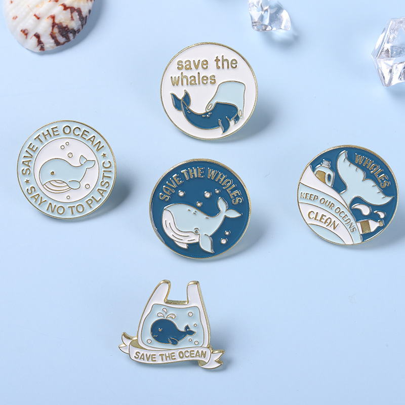 Urocze broszki w kształcie wie – Tuxedo Lapel Pin recenzja i cena